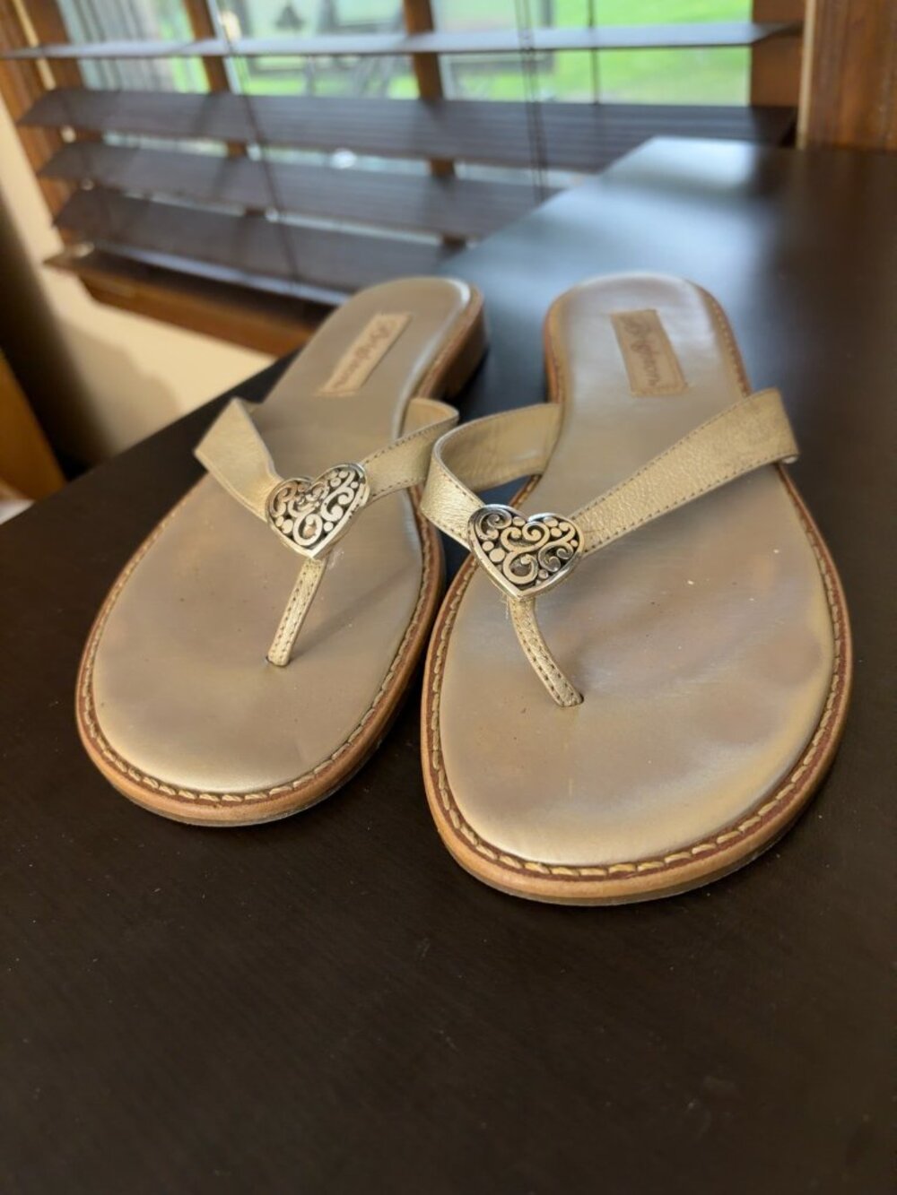 Brighton Metallic Gold Leather Heart Thong Sandals Size 8M